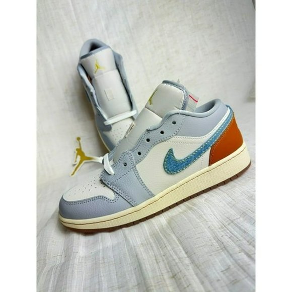 D43- SIZE 7Y/ 8.5 WOMENS NIKE AIR JORDAN 1 LOW PHANTOM / BLUE FZ5046 041 - Picture 5 of 12